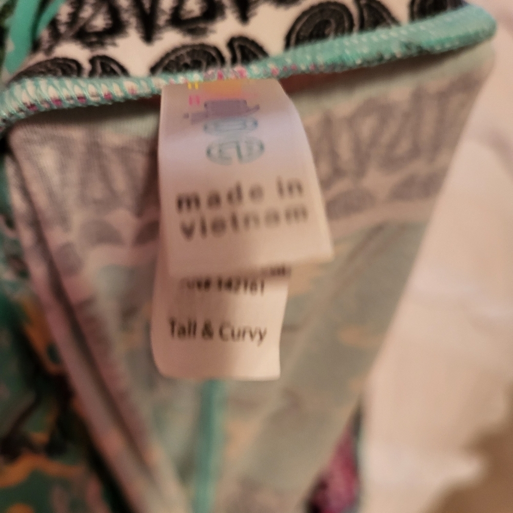 LuLaRoe leggings Tall/Curvy - Picture 2 of 2